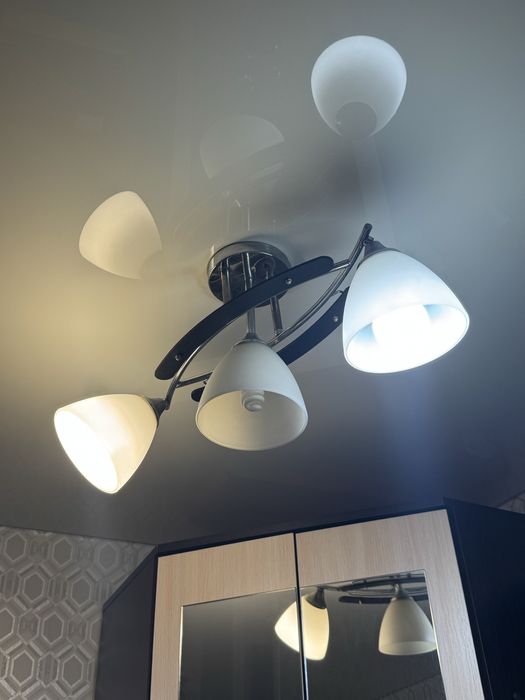 Продам люстры в хорошем состояний!