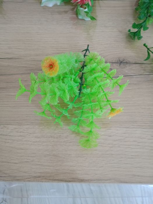 Продам искуственные растения в аквариум.