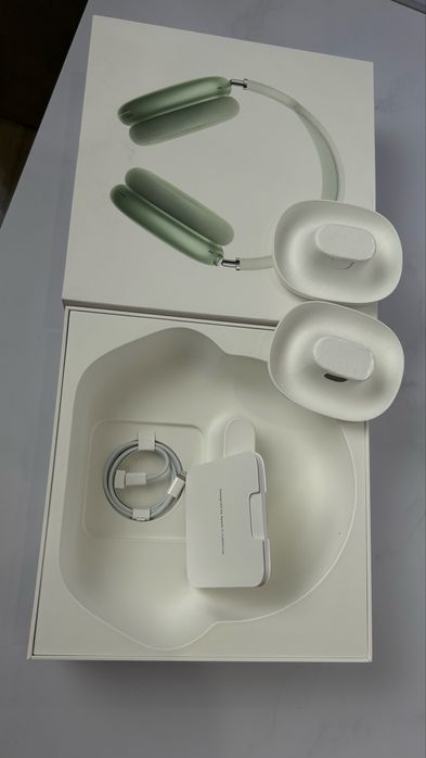 Air Pods Max 150 000
