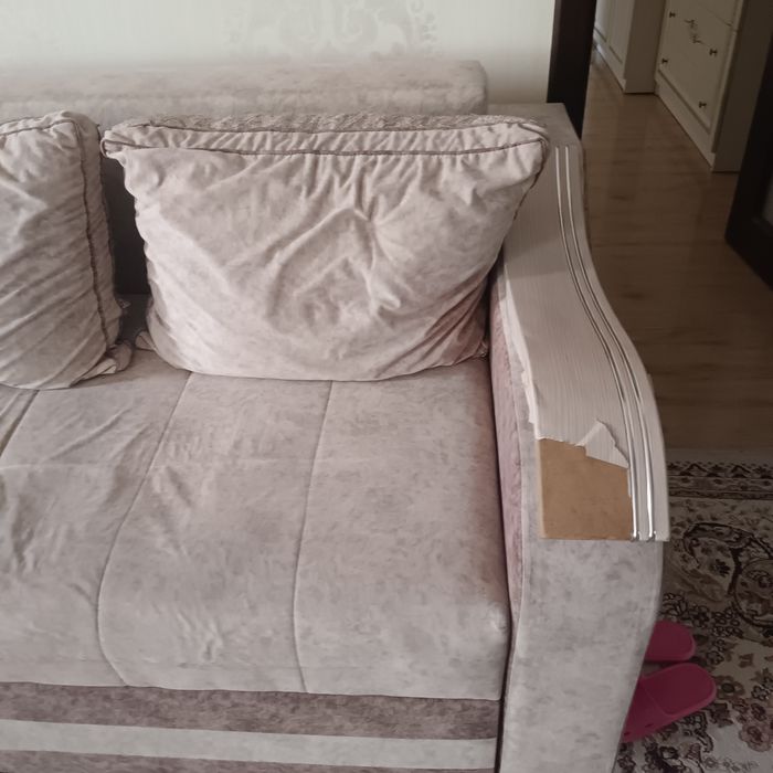Продаётся диван.
