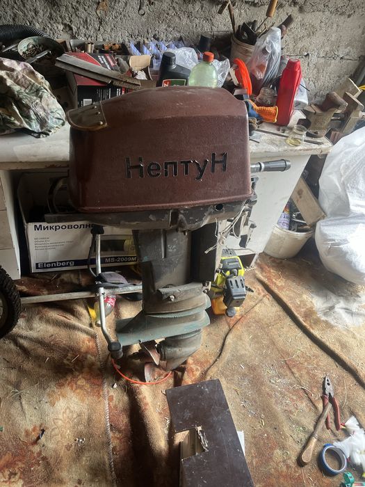 Продам лодочный мотор нептун