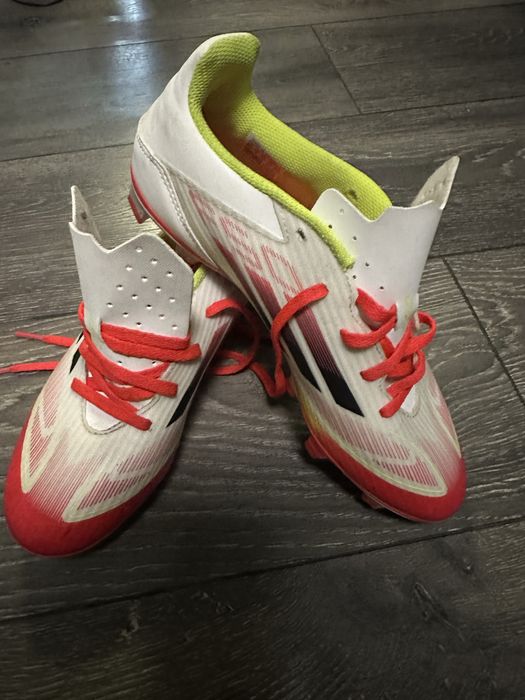 Ghete fotbal  impecabile