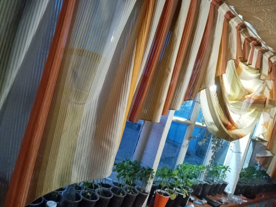 Продам очень теплый дом , хоз постройки , огород ,