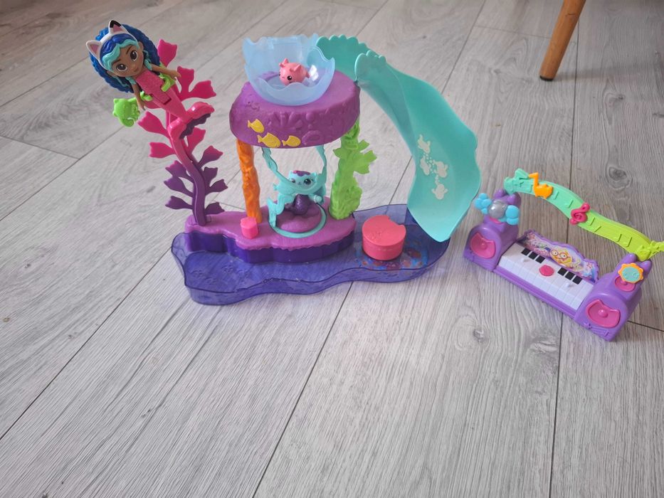 Acvariu Gabby Dollhouse +pian