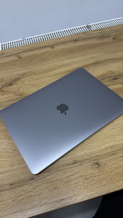 Macbook pro m2 ideal
