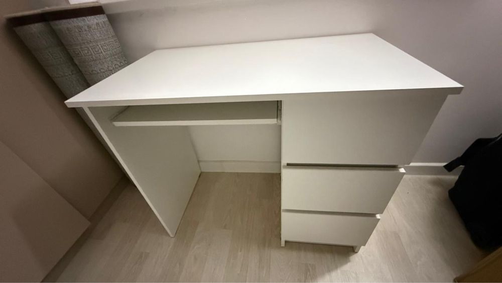 Продается отличный Парта Стол