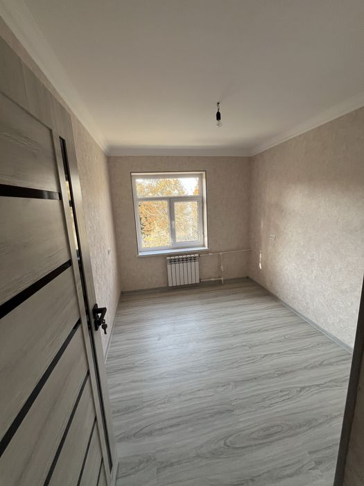 Продается 2 ком.кв центр чирчик