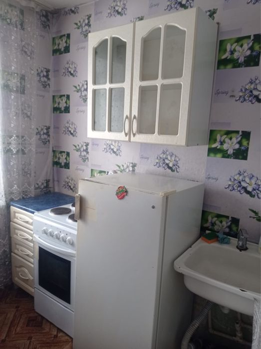 Сдам 1ком 100вместе с комуналкой