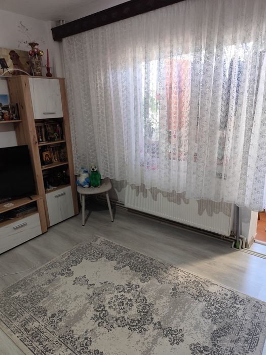 Vând apartament 3 camere