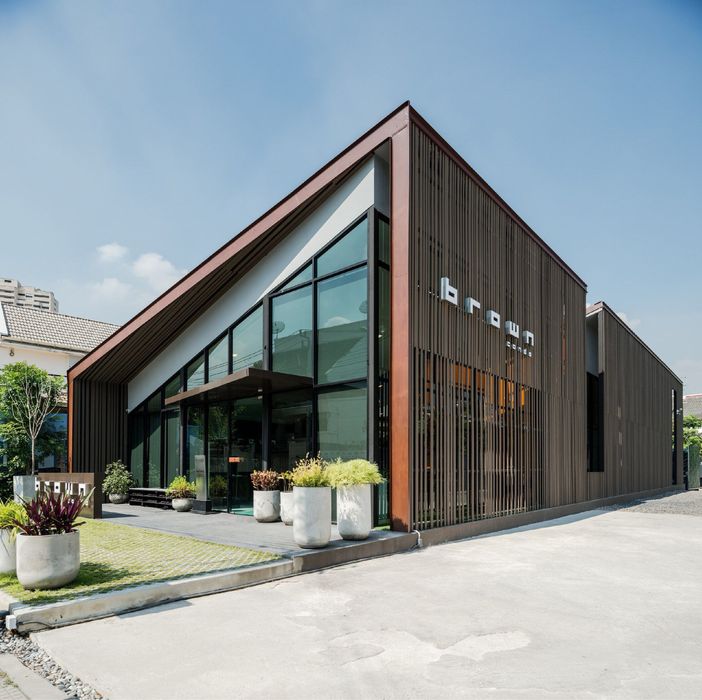 Продается участок под коммерческий объект  Угловой