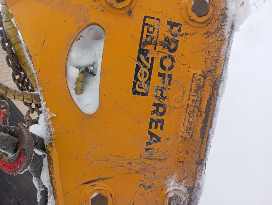 Продам Гидромолот от  JSB 3CX 4 CX.