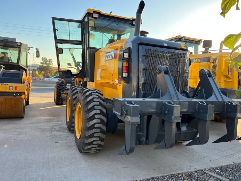 Автогрейдир 719 новый