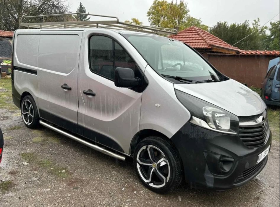 Ролбари за бус Renault Traffic Opel Vivaro Nissan Primastar