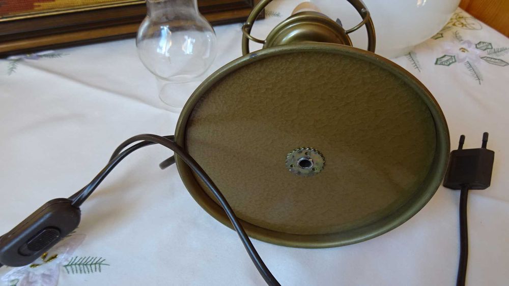 Винтидж настолна,  месингова лампа  в Рустик стил