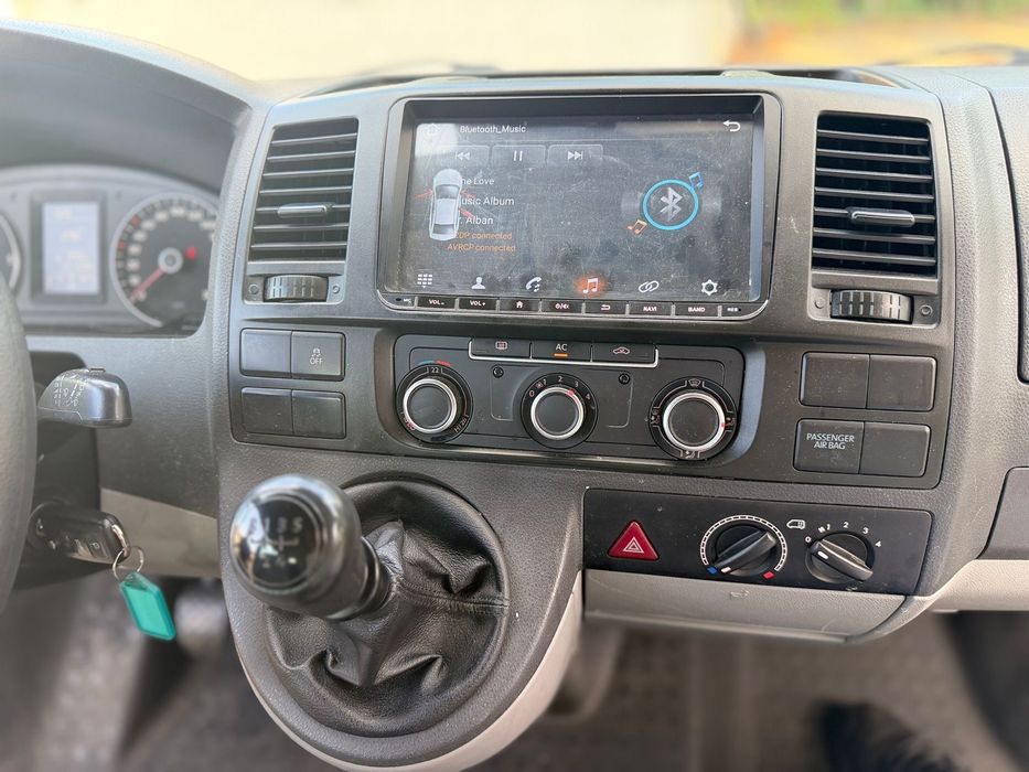 Volkswagen Transporter 8+1 model Lung 2012 motor 2.0