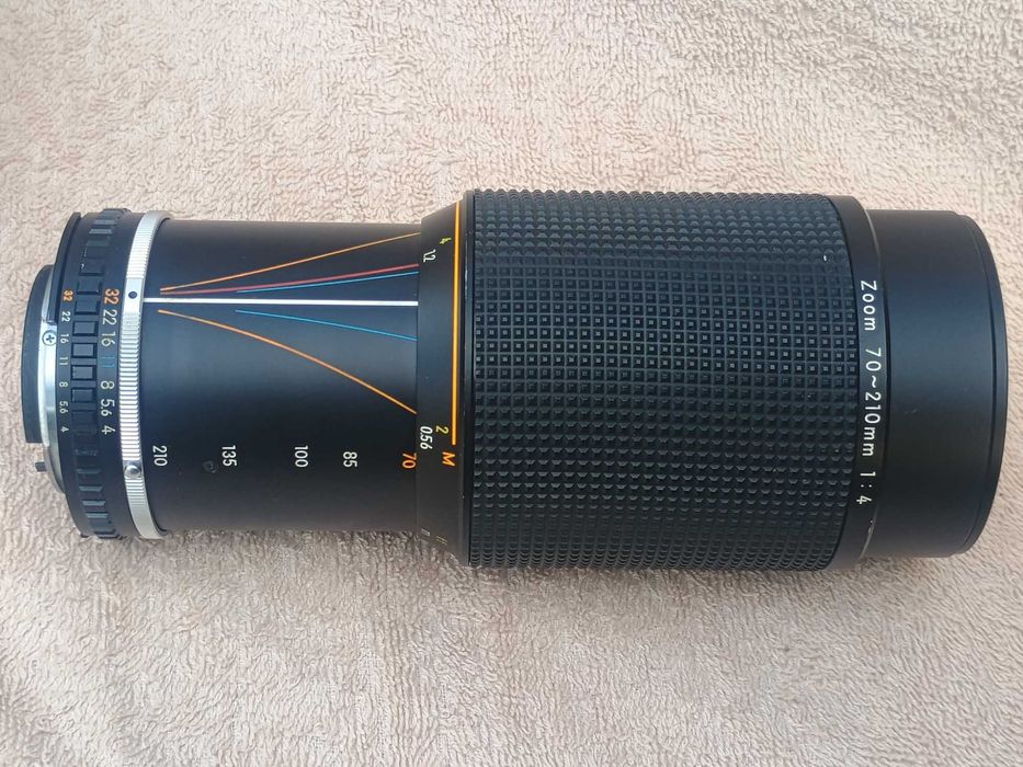 Aparat foto Nikon EM