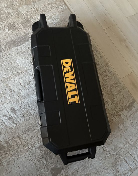 Ciocan demolator/picamer NOU hexagonal DeWalt D25961K