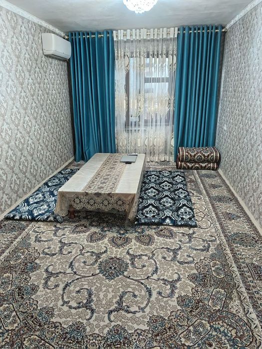 ЗУДЛИК БИЛАН.УЙ СОТИЛАДИ  1-мик 2-х 2-этаж 4-этажли гиштли уртада жойл