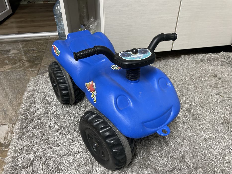 Bicicleta, triciclete, masinute.