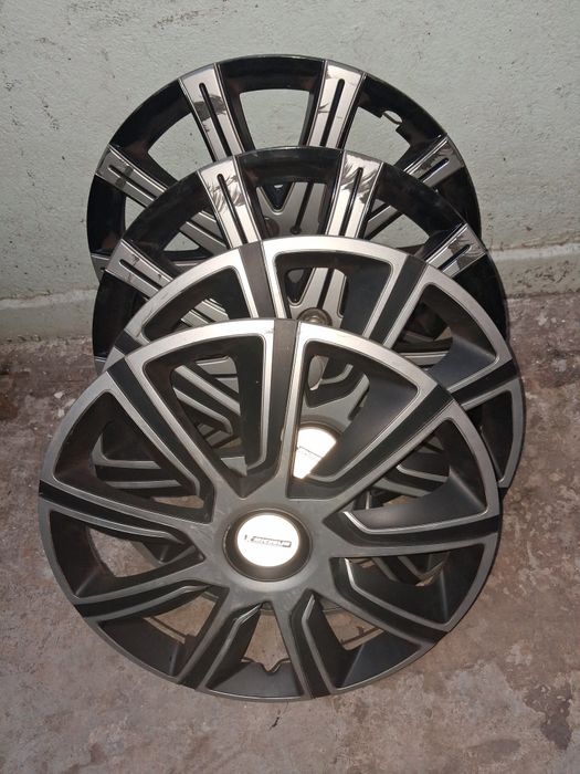 Set 4 Capace pe 15
