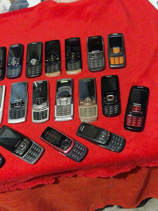 Telefoane Pe sina pentru colecție sau pentru piese, fara accesorii, unele si fara capacul de la baterie