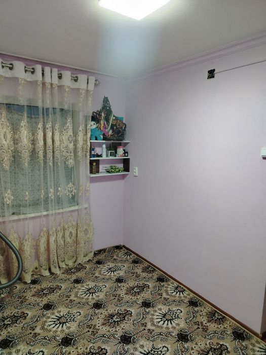 Срочно продаётся  дом на земле в внутри общего двора