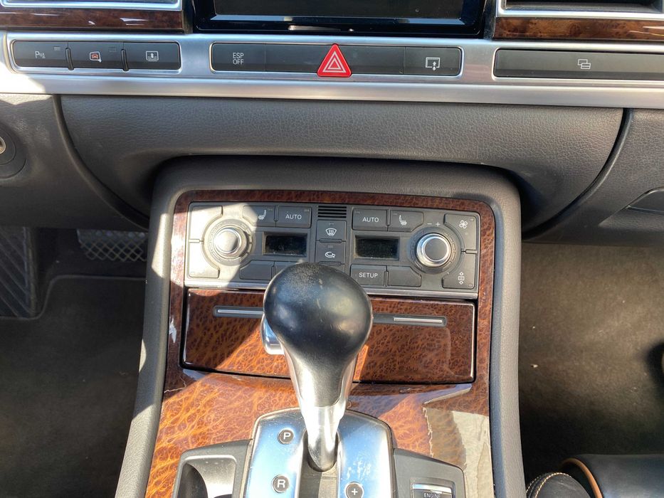 Dezmembrez Audi A8 D3 FaceLift 3.0/4.2 TDI/ASN/BVN/BVK/usa/interior/jante/stopuri/faruri/capota/fusta bara fata/plafon