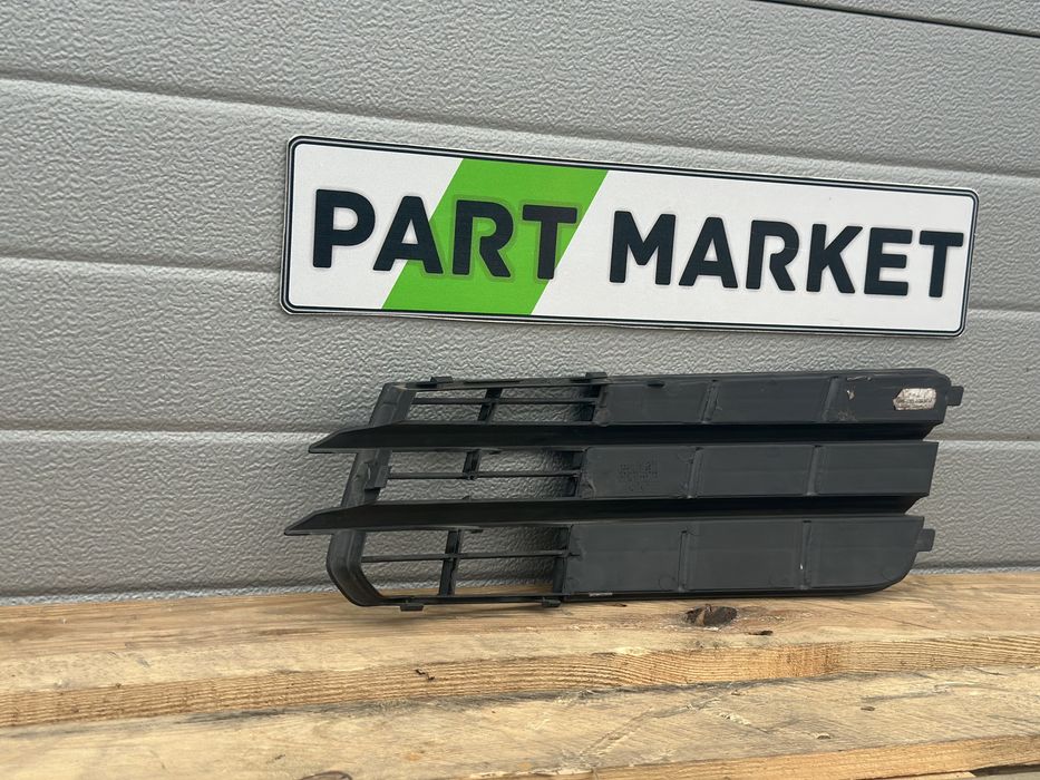 Дясна решетка AUDI A7 C7 4G8807682