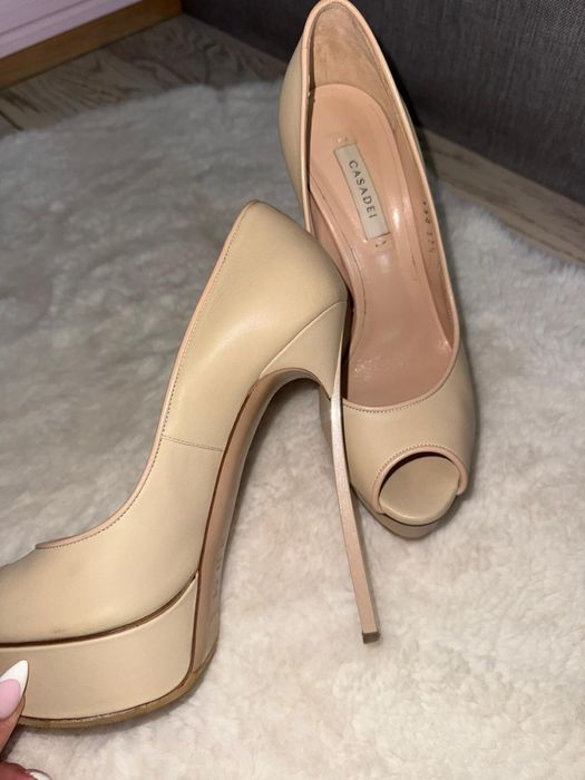 Обувки с висок ток Casadei