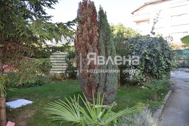 Агенция Явлена продава етаж от къща в гр. Приморск