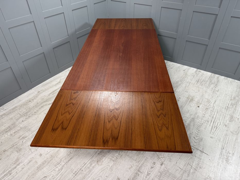 Разтегателна трапезна маса от 60-те Д1145