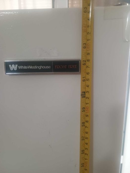 Голям вертикален фризер White-Westinghouse Frost Free 480 л