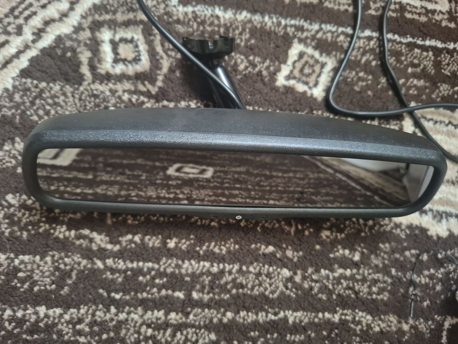 Зеркало с монитором экраном