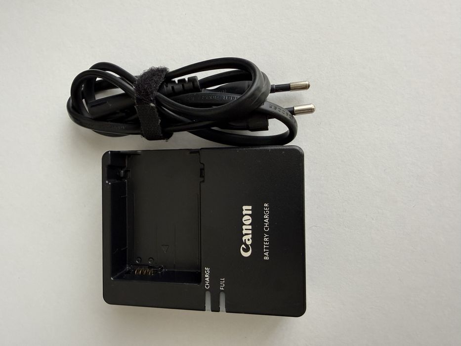 Зарядно устройство Canon LC-E8C