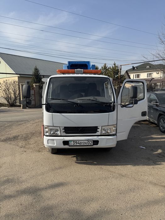 Эвакуатор почти новый 15000 км продам