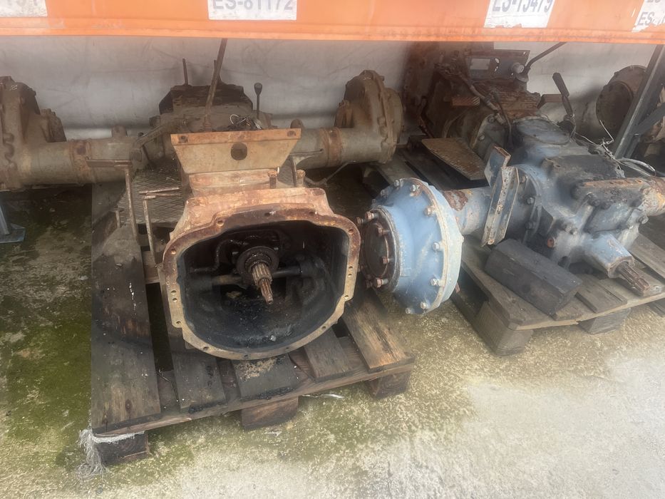 Piese tractor ,transmisie ,cutie,trompe,capace,priza,