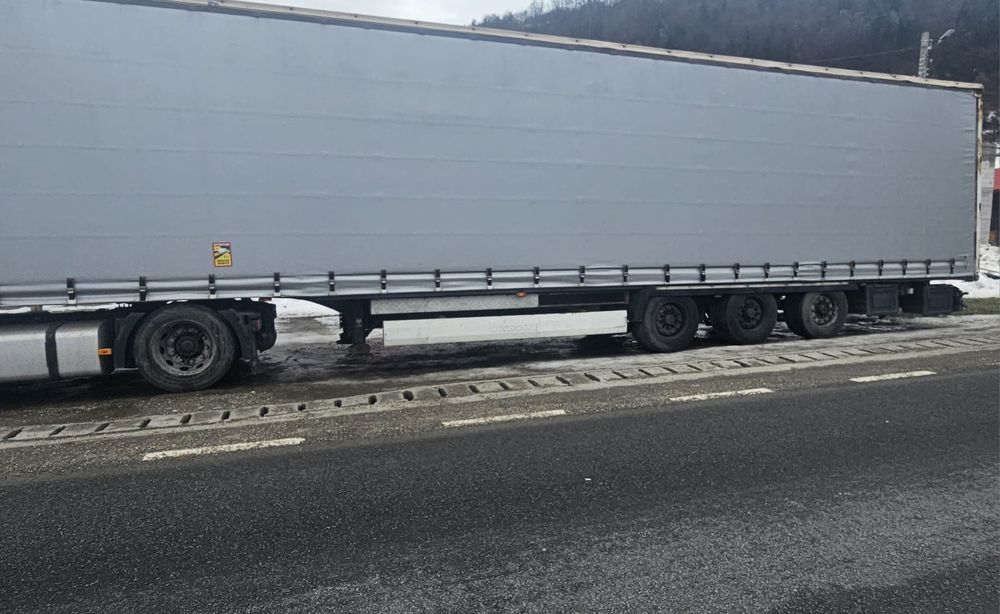 Semiremorca Krone Mega