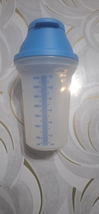 Скалка Tupperware  50  см + Шейкер Tupperware  350 мл синий