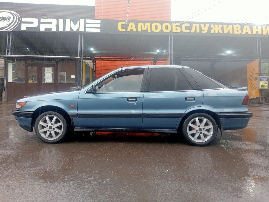 Митсубиси Лансер