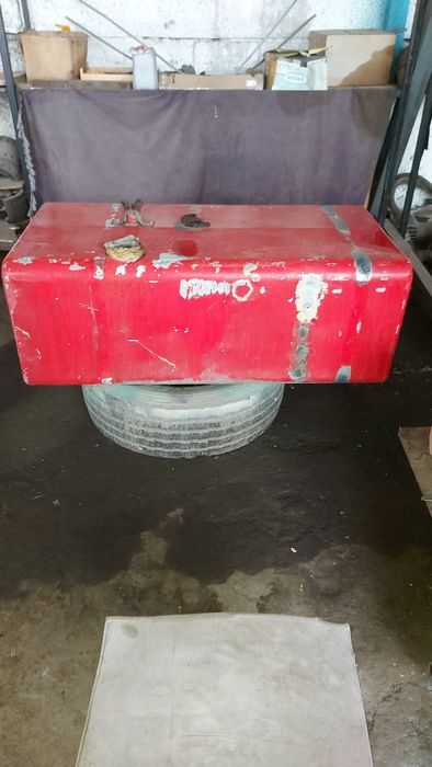 Продам топливный бак
