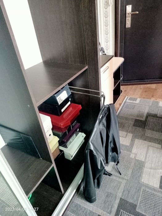 Шкаф -прихожая вместительный