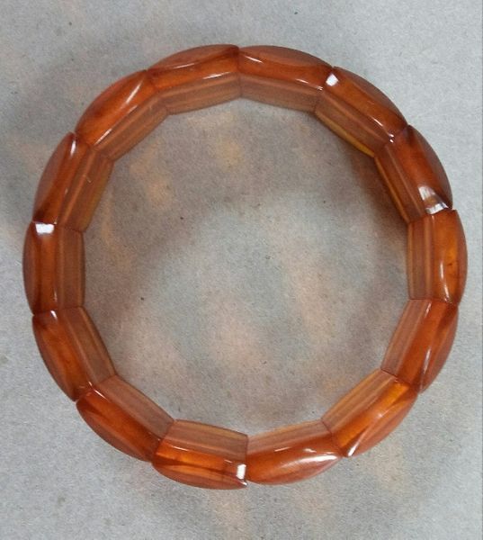 Продавам гердани, гривни и медальон от естествен кехлибар