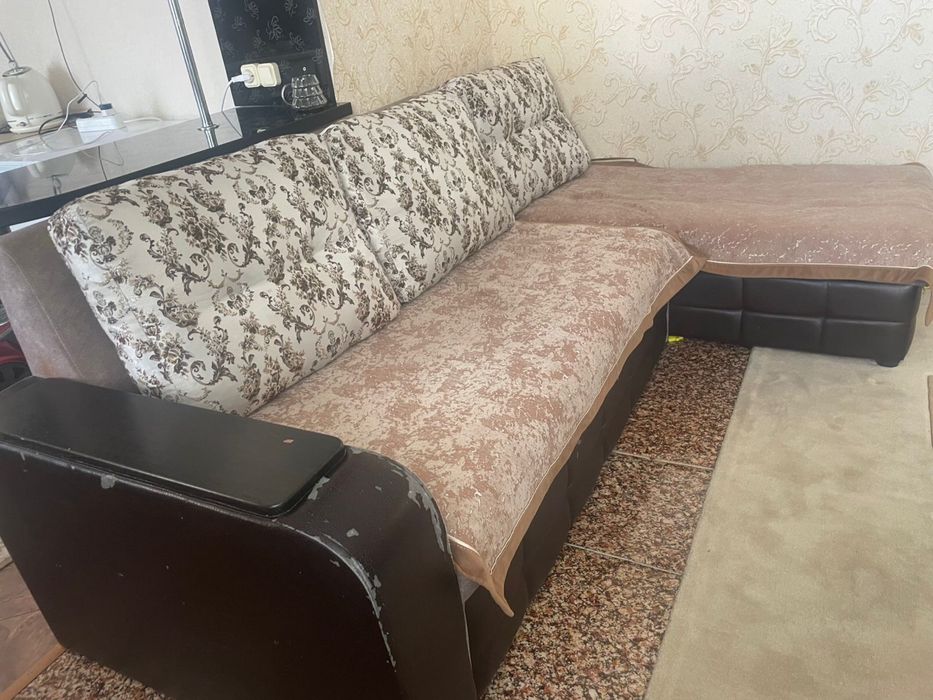 Срочно продам угловой диван