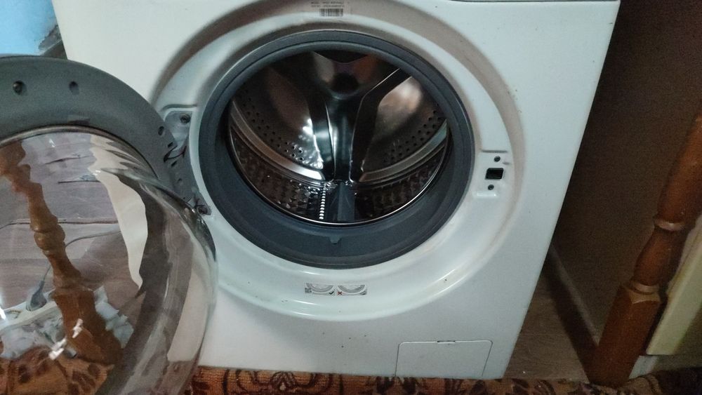 Продаю стиральную машину автомат