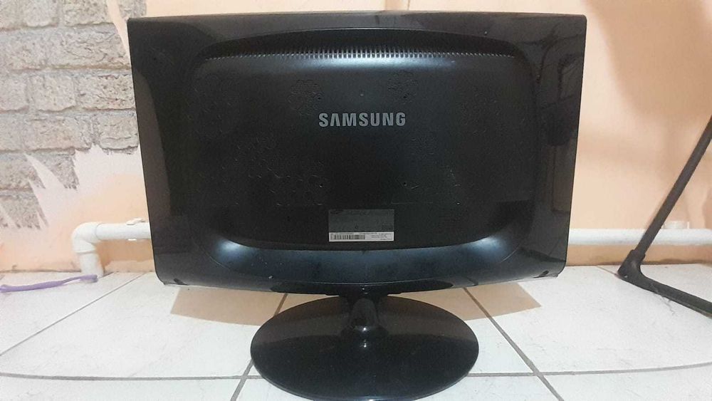 SAMSUNG монитор для компа.