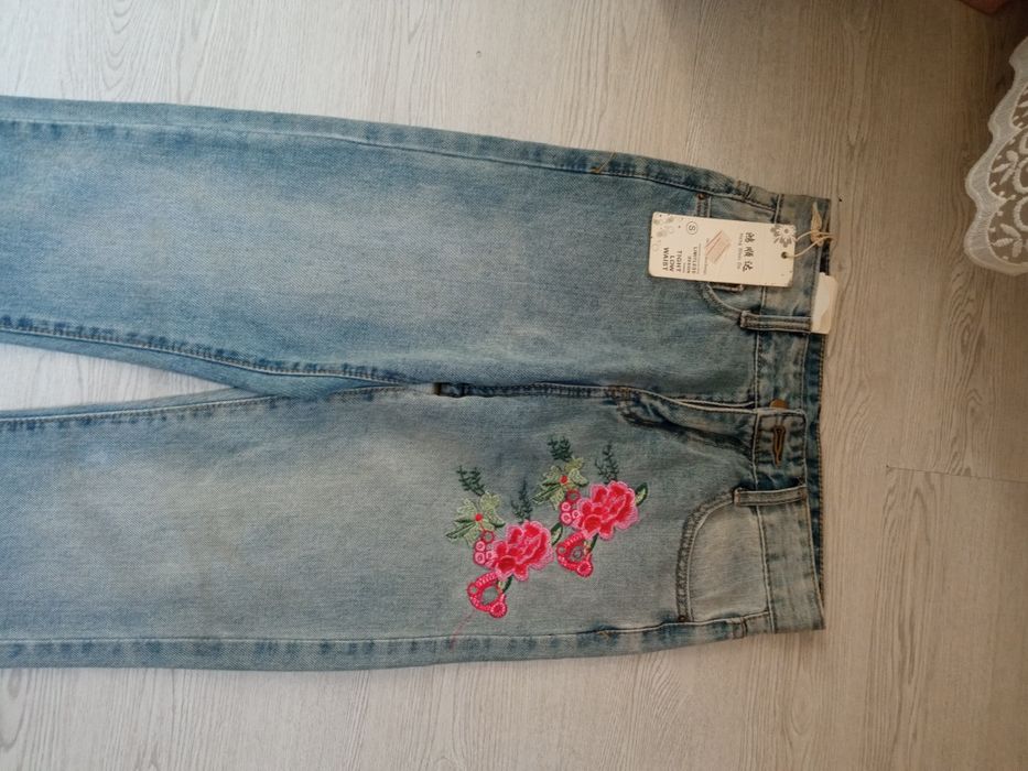 Новые Женские джинсы