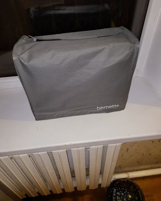 Швейная машина Bernette London 8