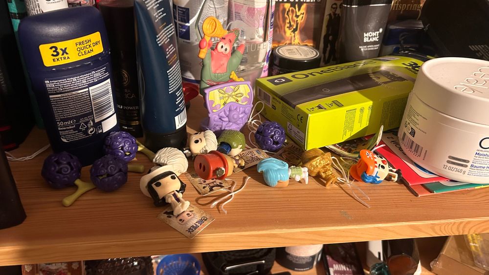 One piece kinder joy