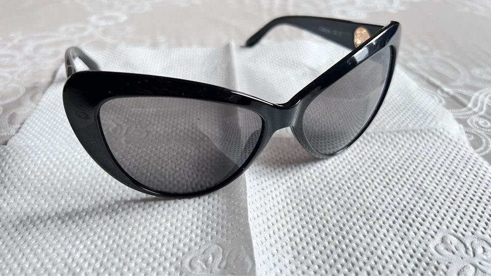 Продам 2 пары женских и 2 пары мужских очков