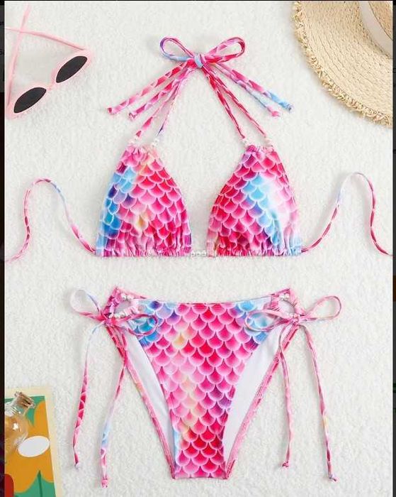 Красив бански от две части